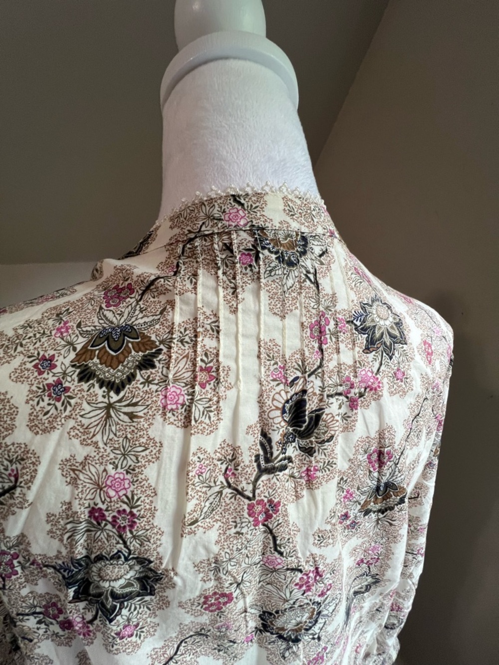 Talbots Printed Tunic Blouse in Cream and Pink - Picture 7 of 10